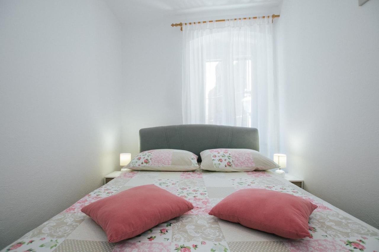 Apartments Ivana Trogir Eksteriør bilde
