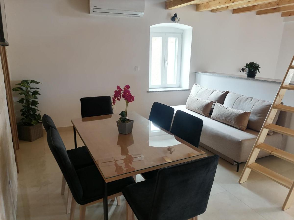 Apartments Ivana Trogir Eksteriør bilde